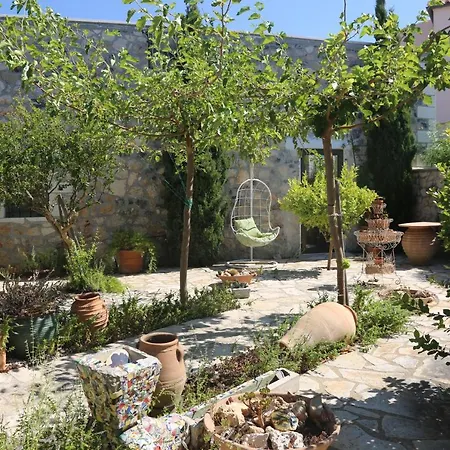 Chalé Garden Studio *